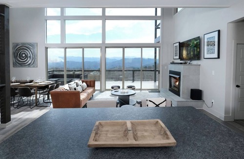 Gatlinburg - Pigeon Forge Cabin | Infinity Edge at the Summit - Private Outdoor Pool