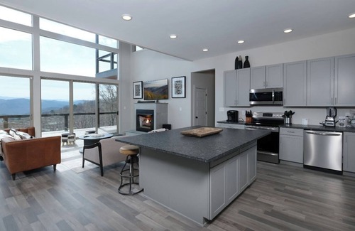 Gatlinburg - Pigeon Forge Cabin | Infinity Edge at the Summit - Private Outdoor Pool