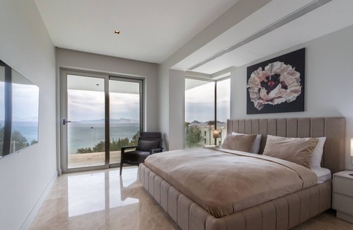 Dagbelen Villa | Infinity Pool 5 Bedroom Luxury Villa with Private Maid and Gym