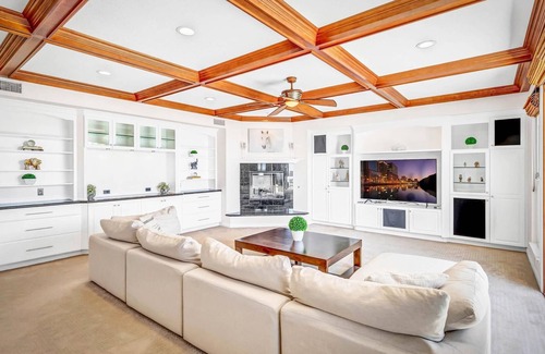 Scripps Ranch House | Infinity Pool & Lake View Private 5BR for Families