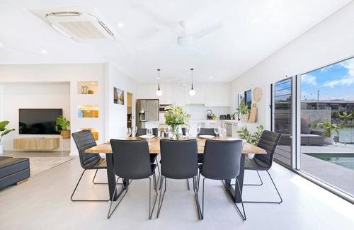Bayview House | Infinitys Edge Darwin Luxury Waterfront Oasis