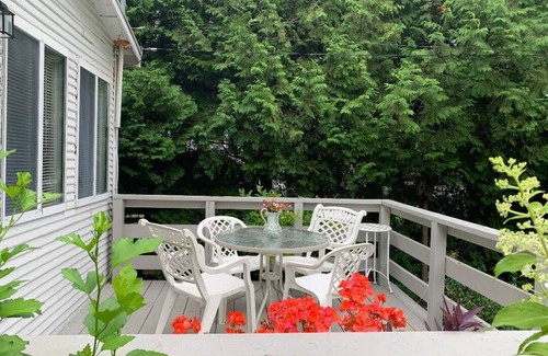 Lexington House | Inge's Cottage by Lake Huron