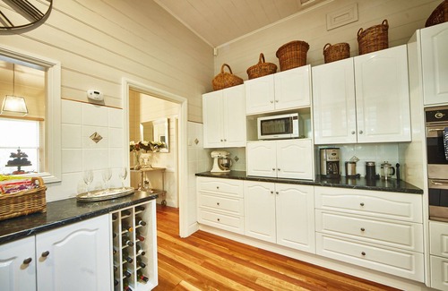 Healesville House | Inglenook Cottage Healesville