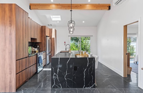 Inglewood House | Inglewood Hills Luxe View Home-Near LAX/SoFi/Beach
