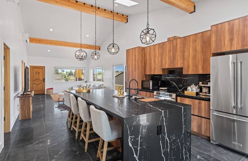 Inglewood House | Inglewood Hills Luxe View Home-Near LAX/SoFi/Beach