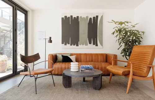 Inglewood House | Inglewood Relaxing Stay | Ideal For Family | Two Units w/Balcony