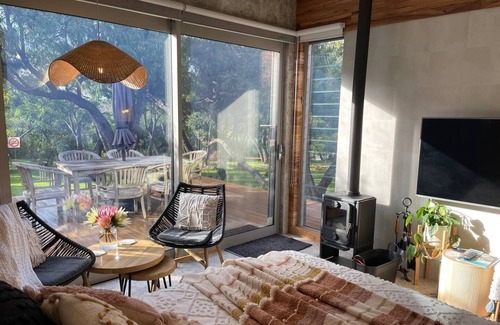 Yallingup Apartment | Injidup Beach Studio-fire Coastal Luxury Peaceful