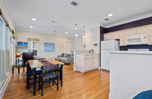 Seacrest Cottage | Inlet Beach 30A | Outdoor Pool, 2 Bikes | Peacock Cottage | Beach Getaways