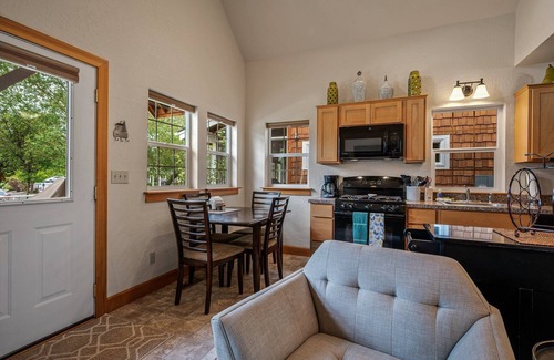 Dover Bay House | Inlet Hideaway - 1 Bedroom and Loft 2 Bath Parkside Bungalow