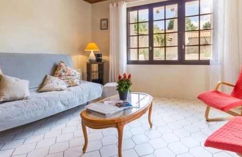 Aigrefeuille-sur-Maine Cottage | Inn Aigrefeuille-sur-Maine, 2 bedrooms, 5 people