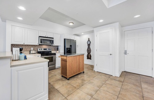 Clipper Cove Condo | Inn at Crystal Beach 510B by Salt Water Vacations