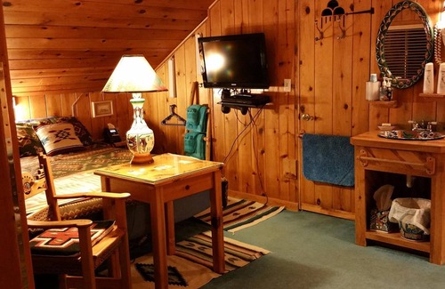 Zuni Bed & Breakfast | Inn at Halona