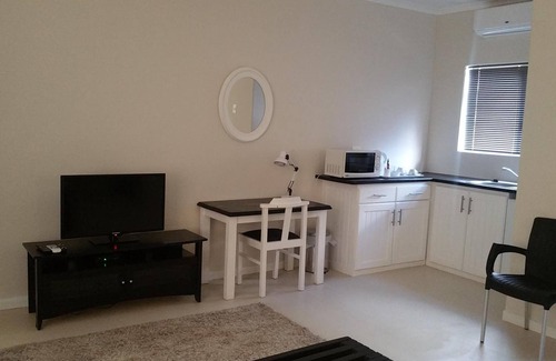 De Aar Bed & Breakfast | Inn Excellence B&B