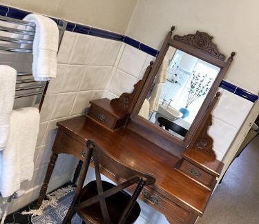 Windrush Hotel | Inn for All Seasons