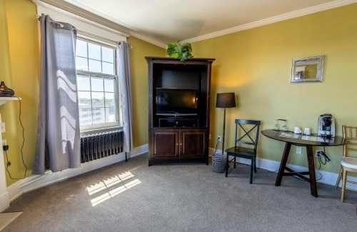 Central Business District Hotel | Inn on Broadway