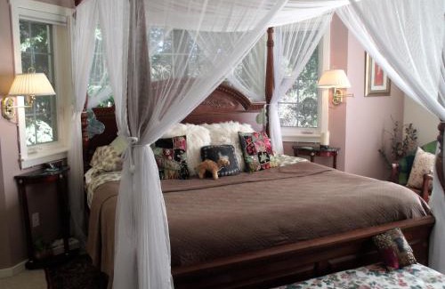 Friday Harbor Bed & Breakfast | Inn to the Woods