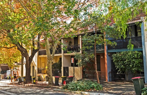 Darlinghurst Apartment | Inner-City apartment minutes walk to dining hubs