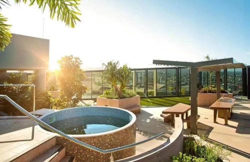 South Brisbane Apartment | Inner-city free parking indoor great location&Pool&Sauna apartment