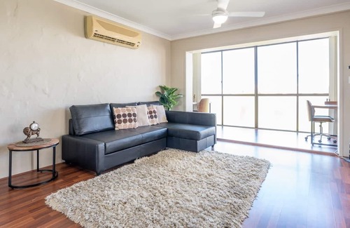 Indooroopilly Apartment | Inner City Pad - Indooroopilly