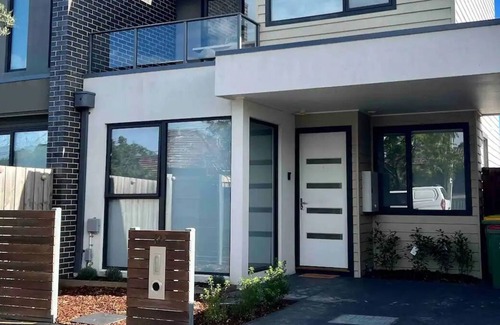 West Footscray House | Inner-city Townhouse