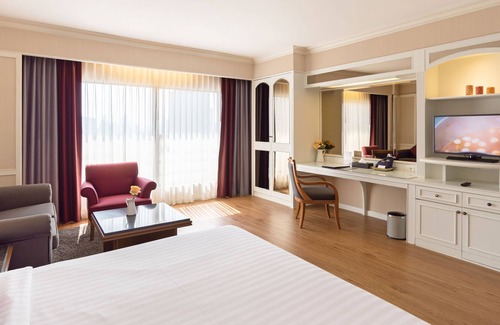 Pathumwan Apartment | Innermost w/ 1BR Suite near Pratunam Market