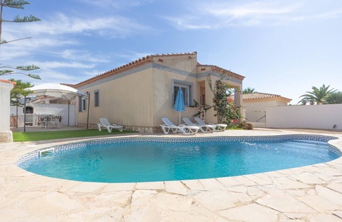 Les Tres Cales Villa | INNOUTHOME FAMILY PRIVATE VILLA WITH SWIMING-POOL, BBQ AND WIFI ROVELLÓ