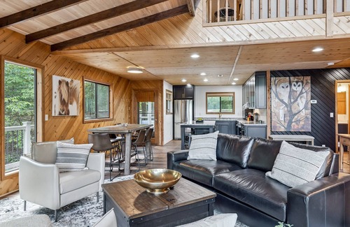 Innsbrook Ski Chalet | Innsbrook Lakeside Chalet with Private Dock