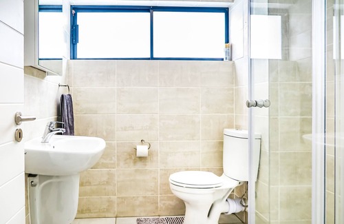 Greater Johannesburg Metropolitan Area Apartment | Insaka's 2 Greenlee Luxurious Studio Apartment