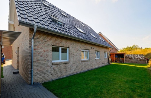 Burg auf Fehmarn House | Inselblume 10 - Vacation house with fireplace for 10 to 12 people