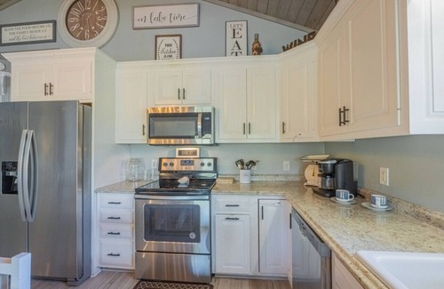Reed Creek House | Insta Worthy Lake Hartwell Home - Private Dock