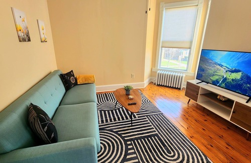 Oak Park Condo | INSTA-WORTHY Loft+Condo, FREE Parking, Near Downtown Chicago