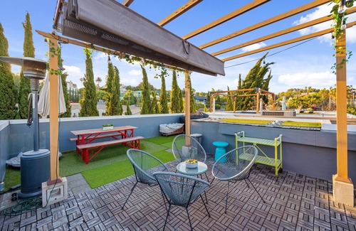 Silver Lake House | ★Insta-Worthy Sunset View ★Private Rooftop ★Garage ★Silver Lake ★Dodgers Stadium
