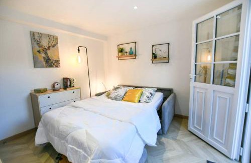 Barbizon Apartment | Instant Fleury, studio cosy avec jardin secret