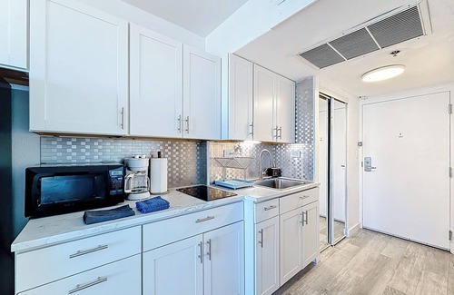 Sunny Isles Beach Apartment | Instaworthy-Prestigious Sunny Isles Beach. Direct beach access from building