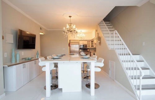 Weehawken Apartment | Interior designer abode min to Manhattan