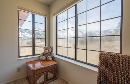 June Lake Condo | Interlaken #25- 2 BR/2 BTH with lake views