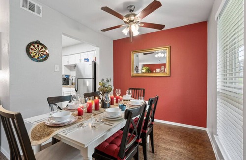 Fort Worth Apartment | Intimate 2BD:TCU Walkable, heartwarming & spacious