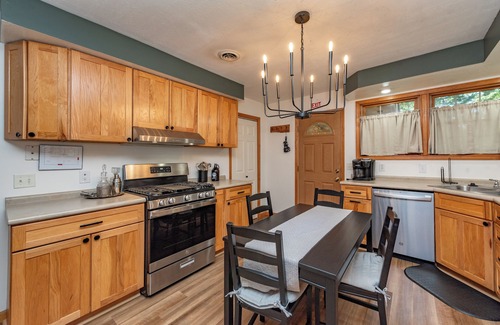 McHenry Cabin | Intimate Dog Friendly Cabin w/Fire Pit