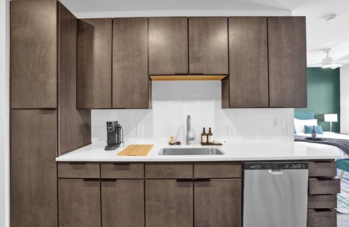 Avondale Apartment | Intimate Flat w/Pool, Gym, & Stunning City Views
