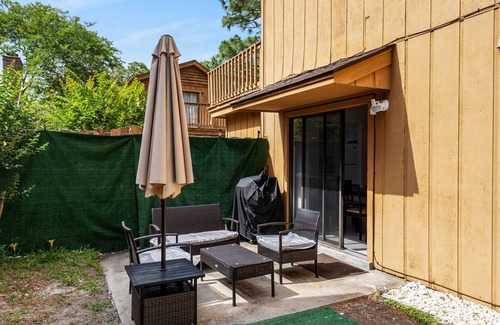 Atlantic Beach House | Intimate patio home w/private sundeck, grill, and fenced yard--close to beach