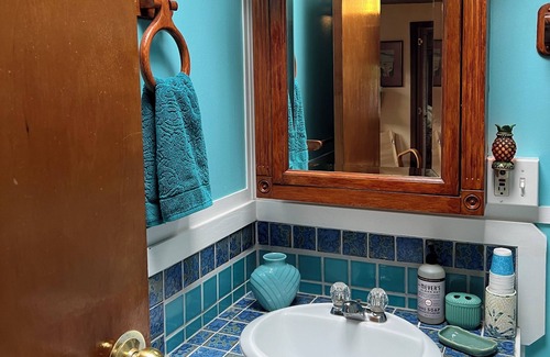 Volcano Cottage | Intimate stay away on a farm just minutes from Hawaii Volcanoes National Park