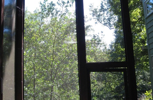 East Side House | INTOWN Emory Decatur 4 bedroom w/PORCH & private HOT TUB fireplace PETS OK