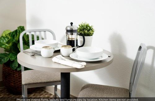 South Arlington Hotel | InTown Suites Extended Stay Arlington TX - Oak Village