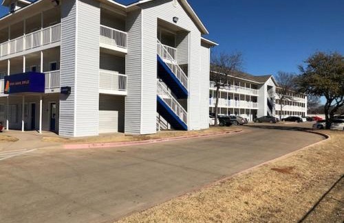 South Arlington Hotel | InTown Suites Extended Stay Arlington - Central
