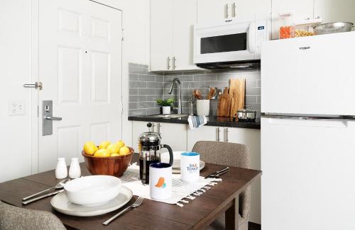 Hazelwood Hotel | InTown Suites Extended Stay St. Louis MO - Hazelwood