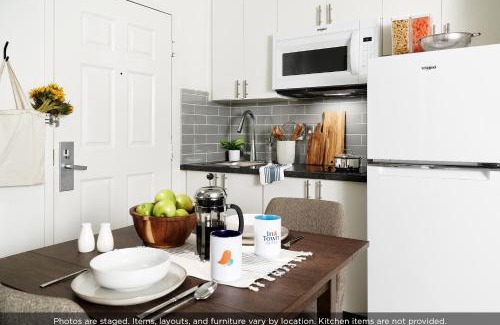 West Ashley Hotel | InTown Suites Extended Stay Charleston SC - West Ashley