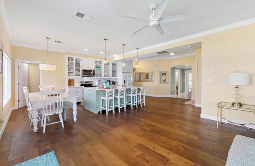 Elizabeth Mcbrides Raulersons House | Intracoastal Waterfront Retreat, Sleeps 10