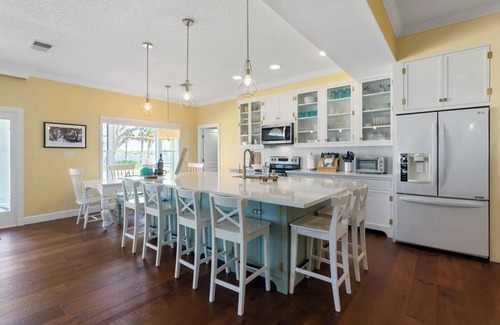 Elizabeth Mcbrides Raulersons House | Intracoastal Waterfront Retreat, Sleeps 10