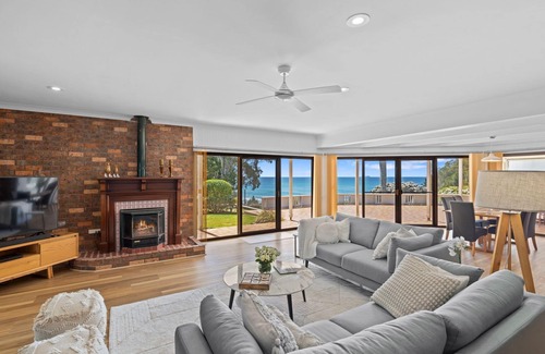 Coffs Harbour House | Introducing Charlesworth House, a must-stay for beach luxury and comfort.