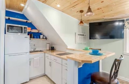 Palm City Apartment | Introducing our new Waterfront Hideaway Studio